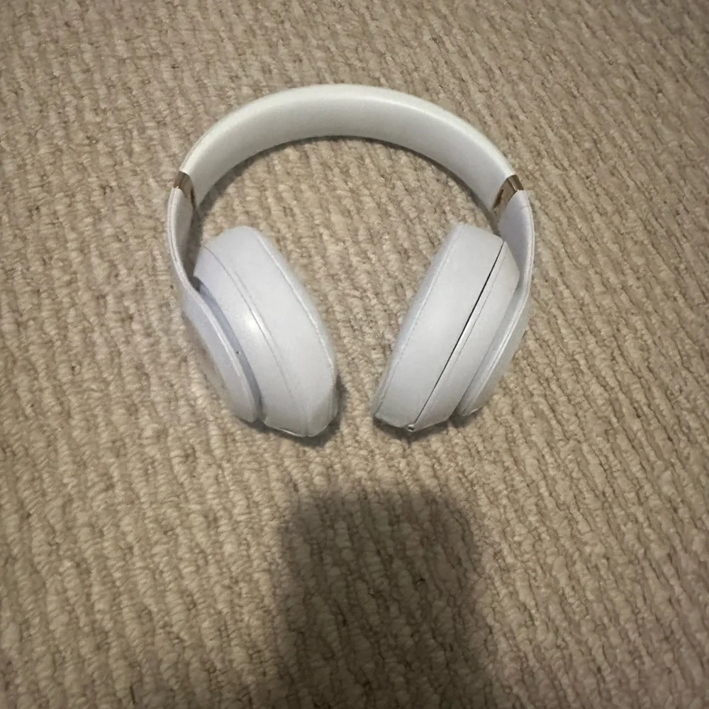 Beats by Dre White and Gold Headphones with Black Case